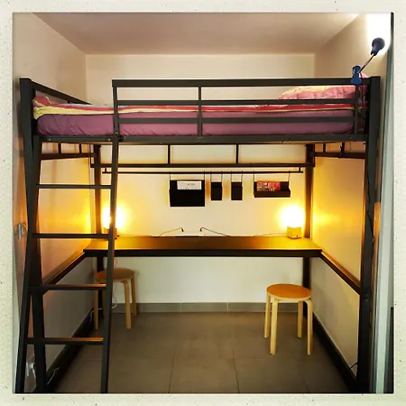 Studio Dans Avec Parking Prive *
